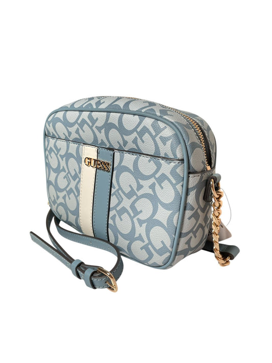 Bolsa GUESS Azul Estilo Camera Bag con Correa de Cadena – Estilo y Funcionalidad